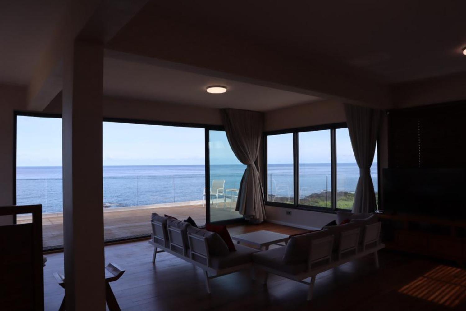 Oceans Luxury Oceanfront Apart Sunset View With Pool Apartment Flic en Flac Exterior photo